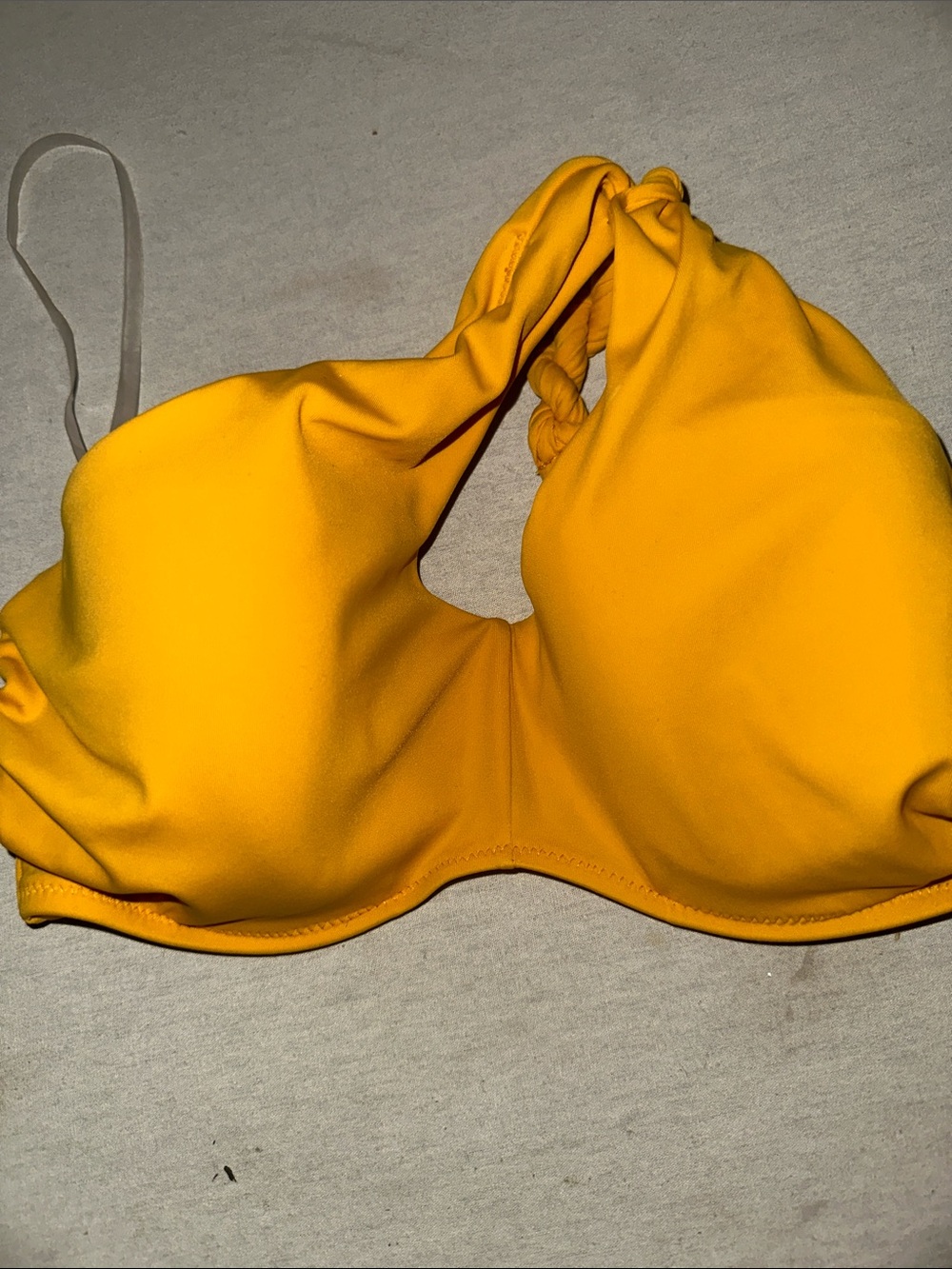 Womens Size 34C Shade & Shore Twist Front Underwire Bikini Top - Yellow